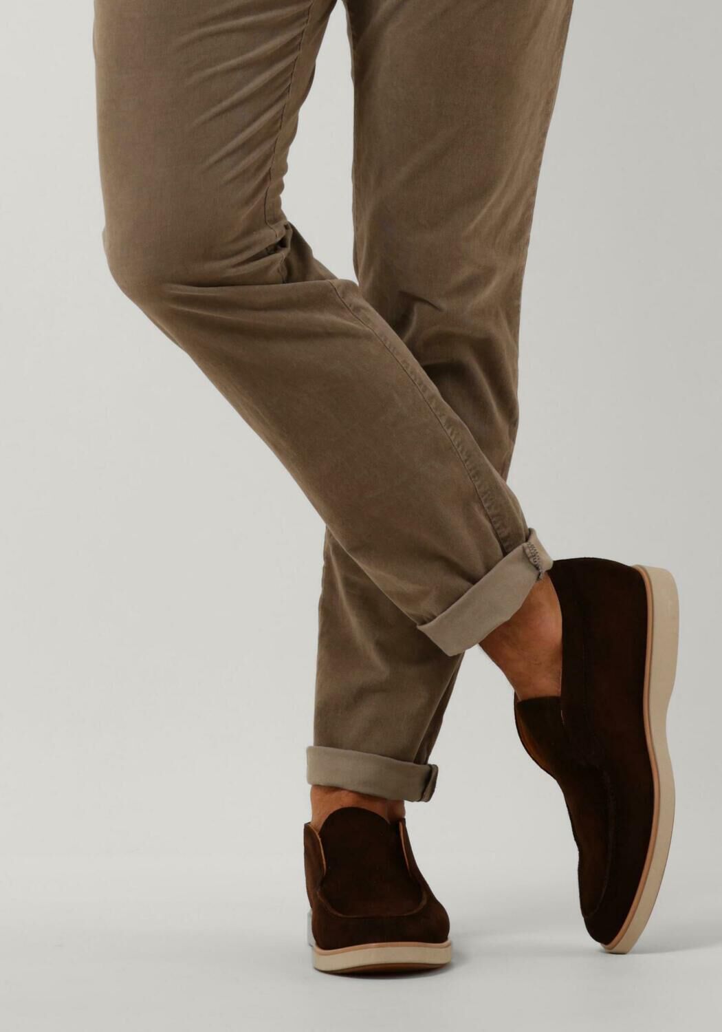 MAGNANNI 25121 Chaussures &agrave; enfiler en marron - large