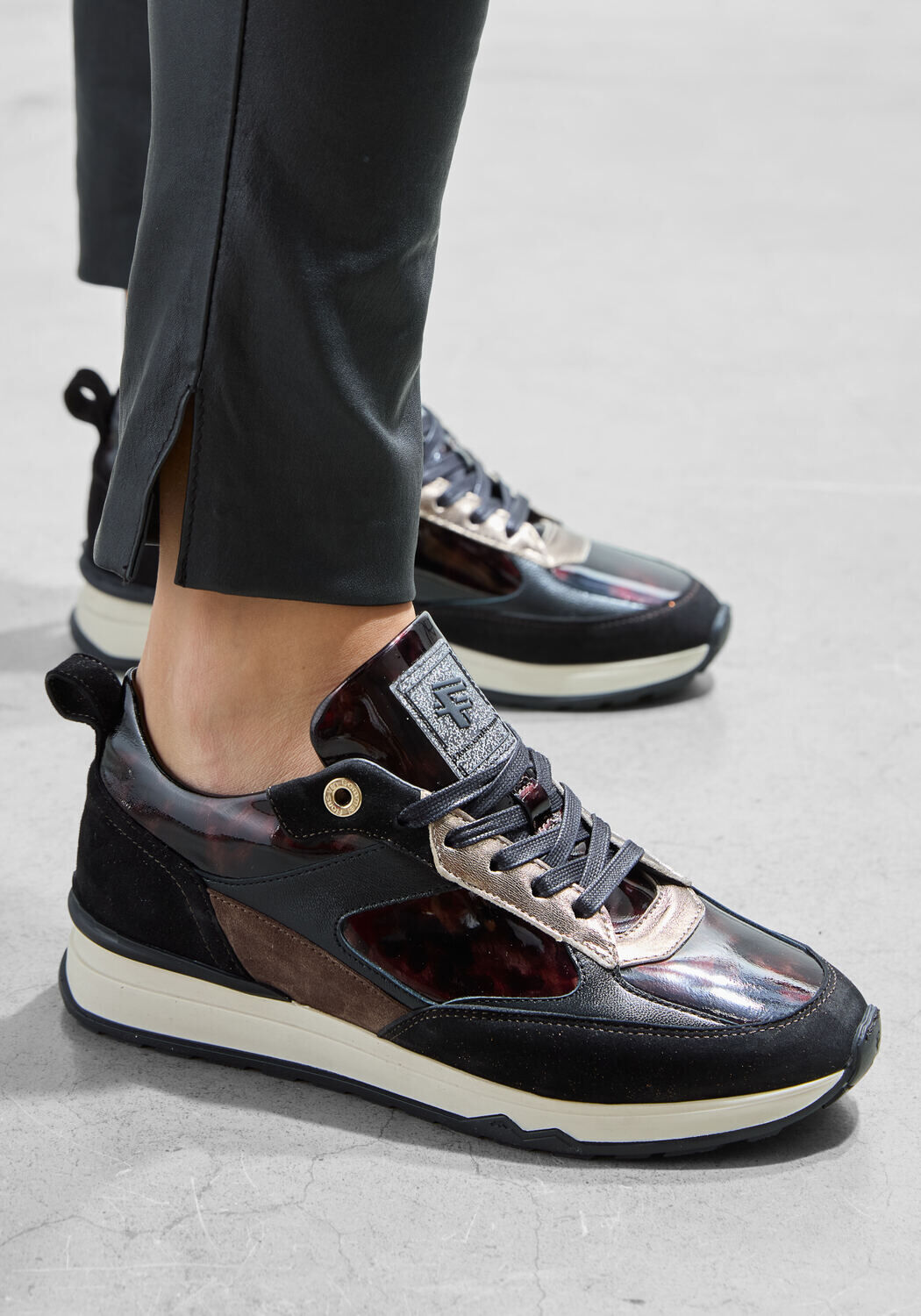 FLORIS VAN BOMMEL Baskets basses MARI 01.11 en bronze - medium