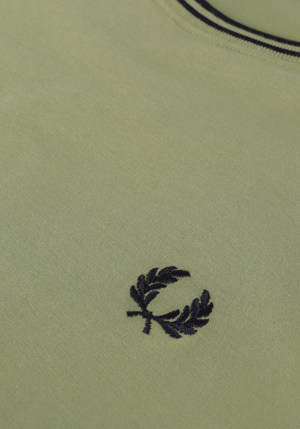 FRED PERRY T-shirt TWIN TIPPED T-SHIRT en vert - large