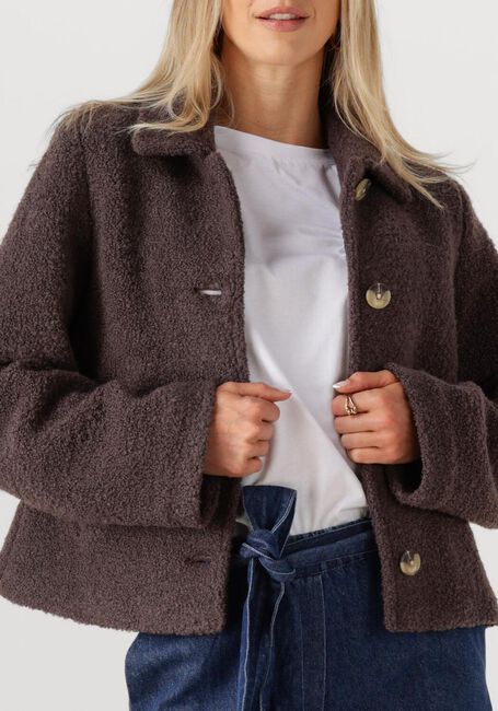 MODSTRÖM Manteau Teddy JUSTYMD SHORT JACKET en marron - large