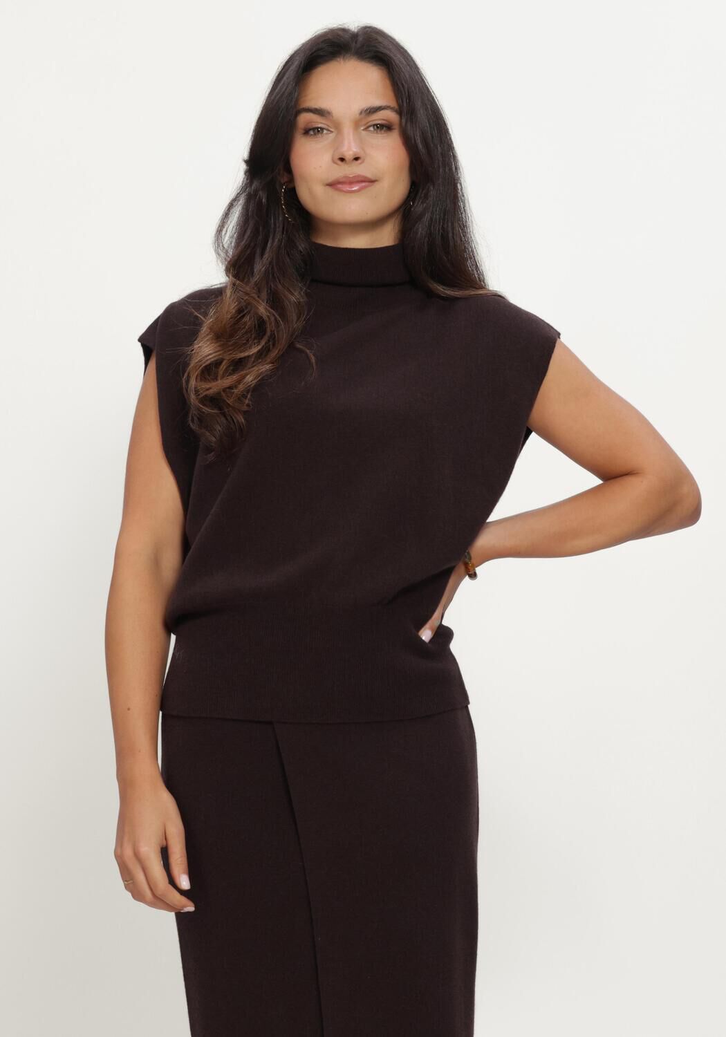 GESTUZ Gilet GZMANZI WAISTCOAT en marron