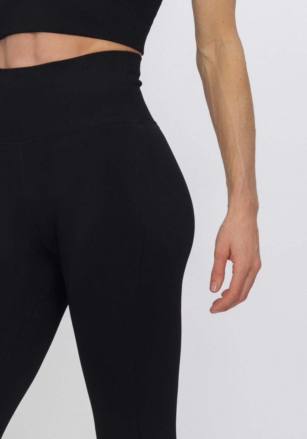 Zwarte AIM'N Broeken/jumpsuits SHAPE SEAMLESS FLARE TIGHTS - large