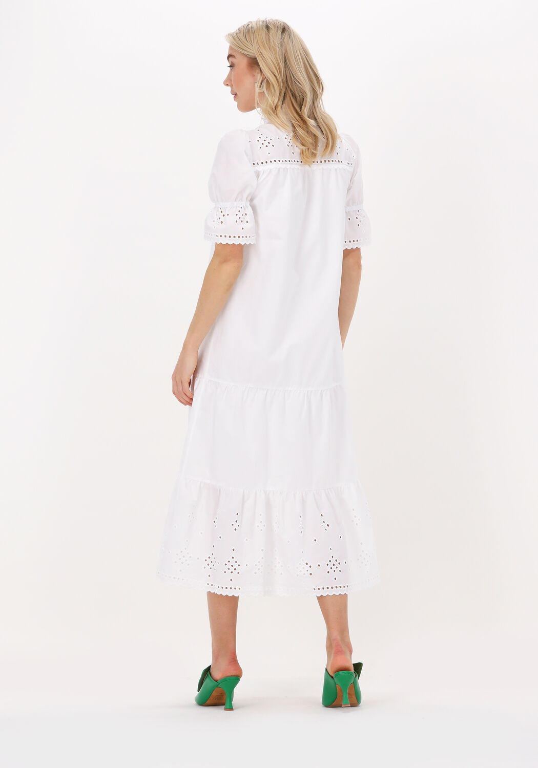 Witte LEVETE ROOM Midi jurk RIKO 1 DRESS Omoda
