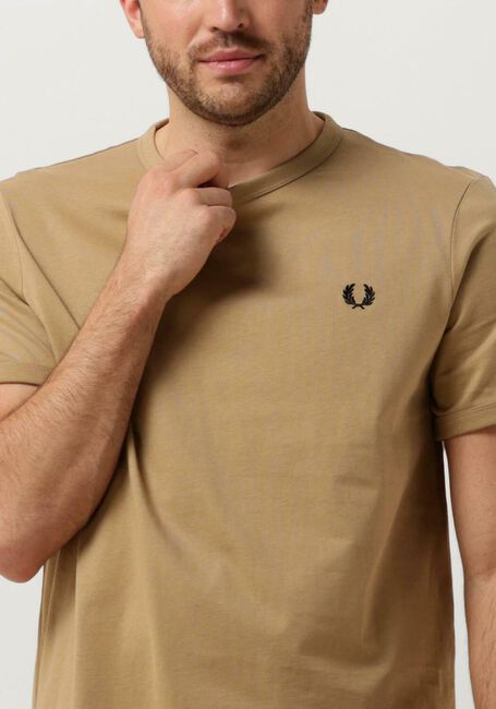 FRED PERRY T-shirt RINGER T-SHIRT en camel - large