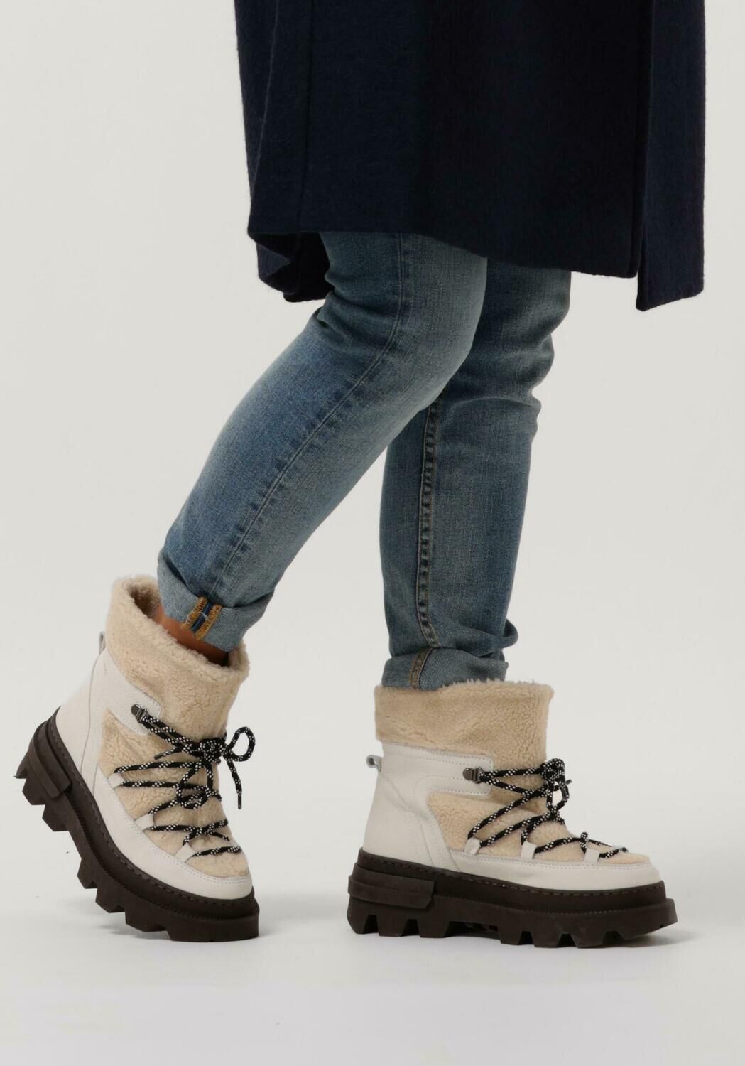 Witte B.L.A.H.  ELISABETE - large