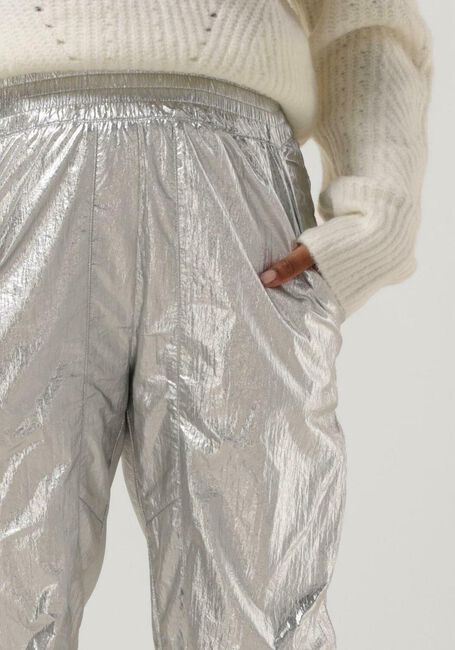 CO'COUTURE Pantalon TRICE METAL TECH PANT en argent - large