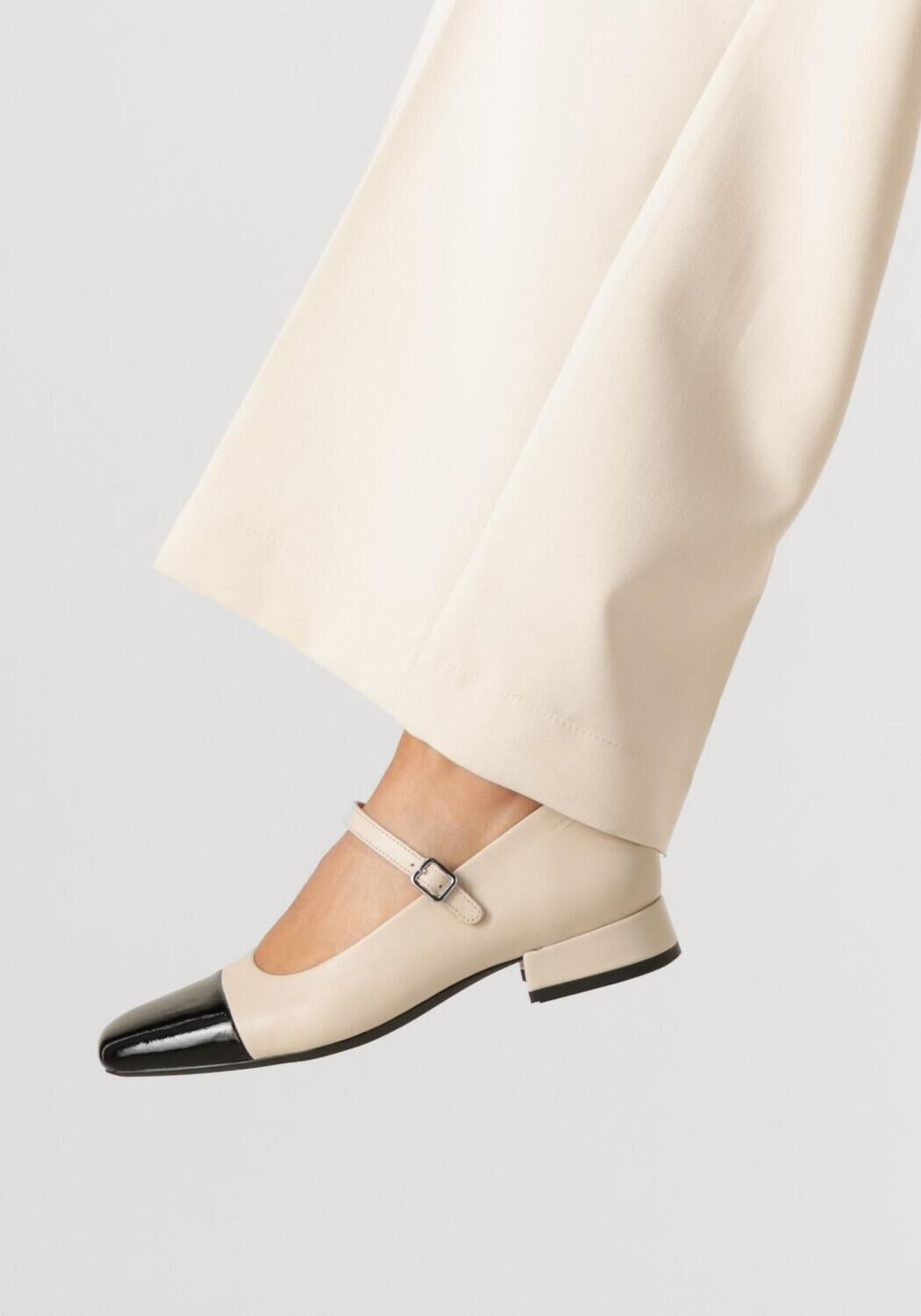 VAGABOND SHOEMAKERS DEBBI 5818-160 Ballerines en blanc - large