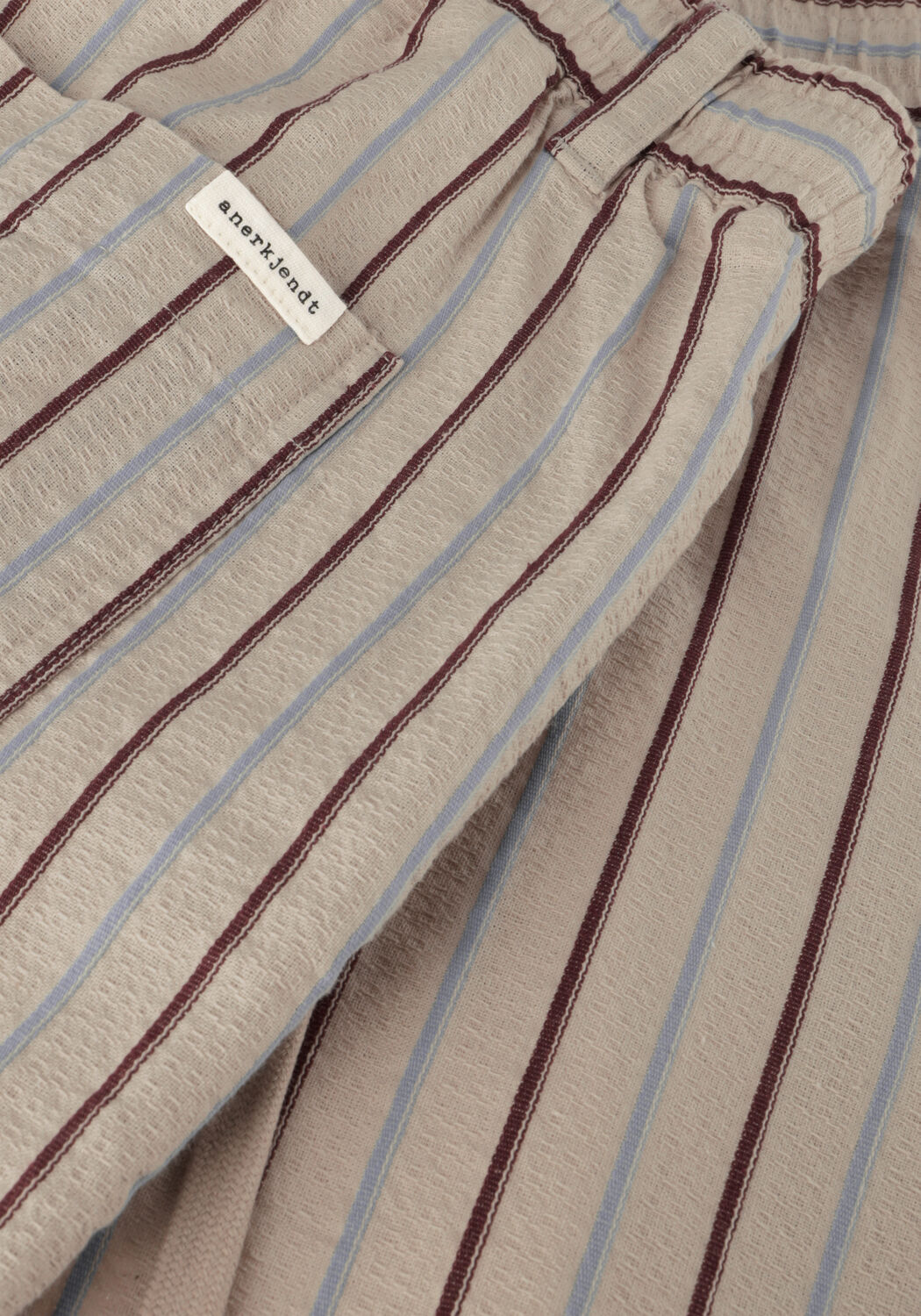 ANERKJENDT Pantalon courte AKLT JAN STRUCTURE ELA SHORTS en beige - large