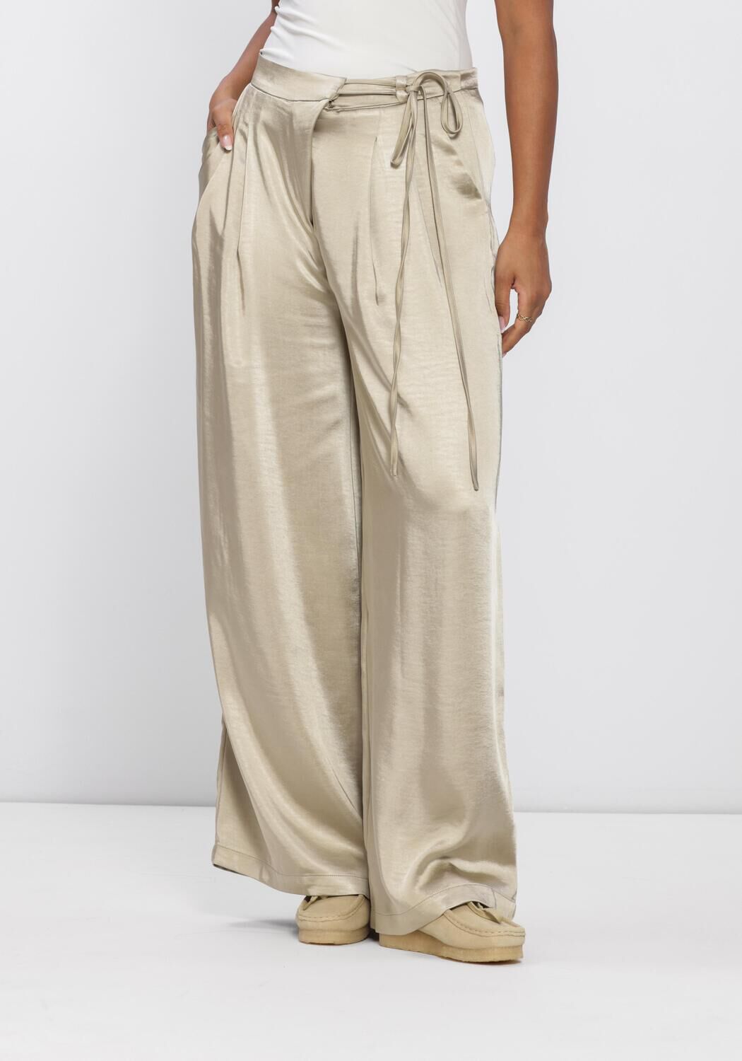 EDITED Pantalon large KATIE TROUSERS en beige - large