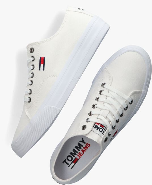 Witte TOMMY HILFIGER Lage sneakers LONG LACE UP VULC - large