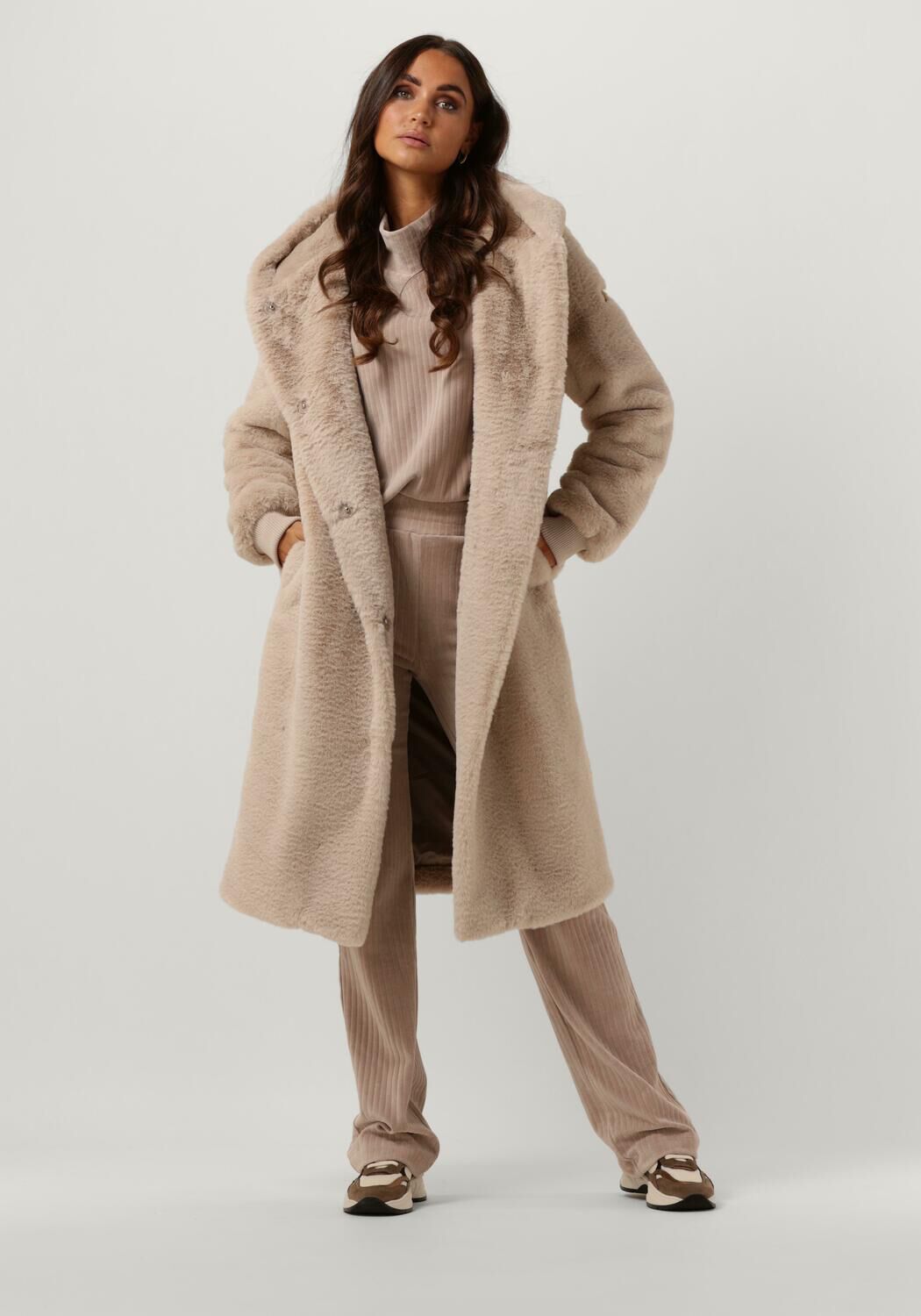 Ecru MOSCOW Faux fur jas 08-08-NADJANA-1 | Omoda