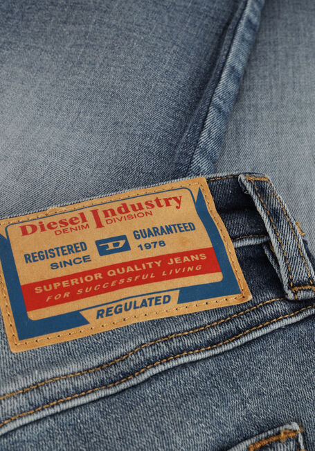 DIESEL Slim fit jeans 2015 BABHILA en bleu - large