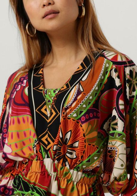VANILIA T-shirt PRINTED FUN BATSLEEVE en multicolore - large