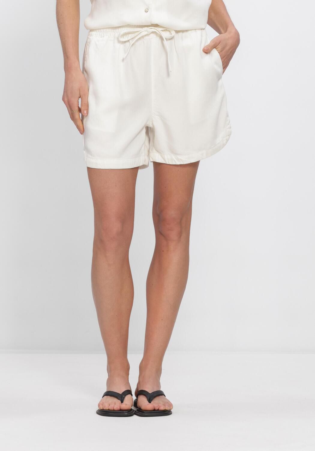 OBJECT OBJFRAME RE MW SHORTS Pantalons en blanc - large