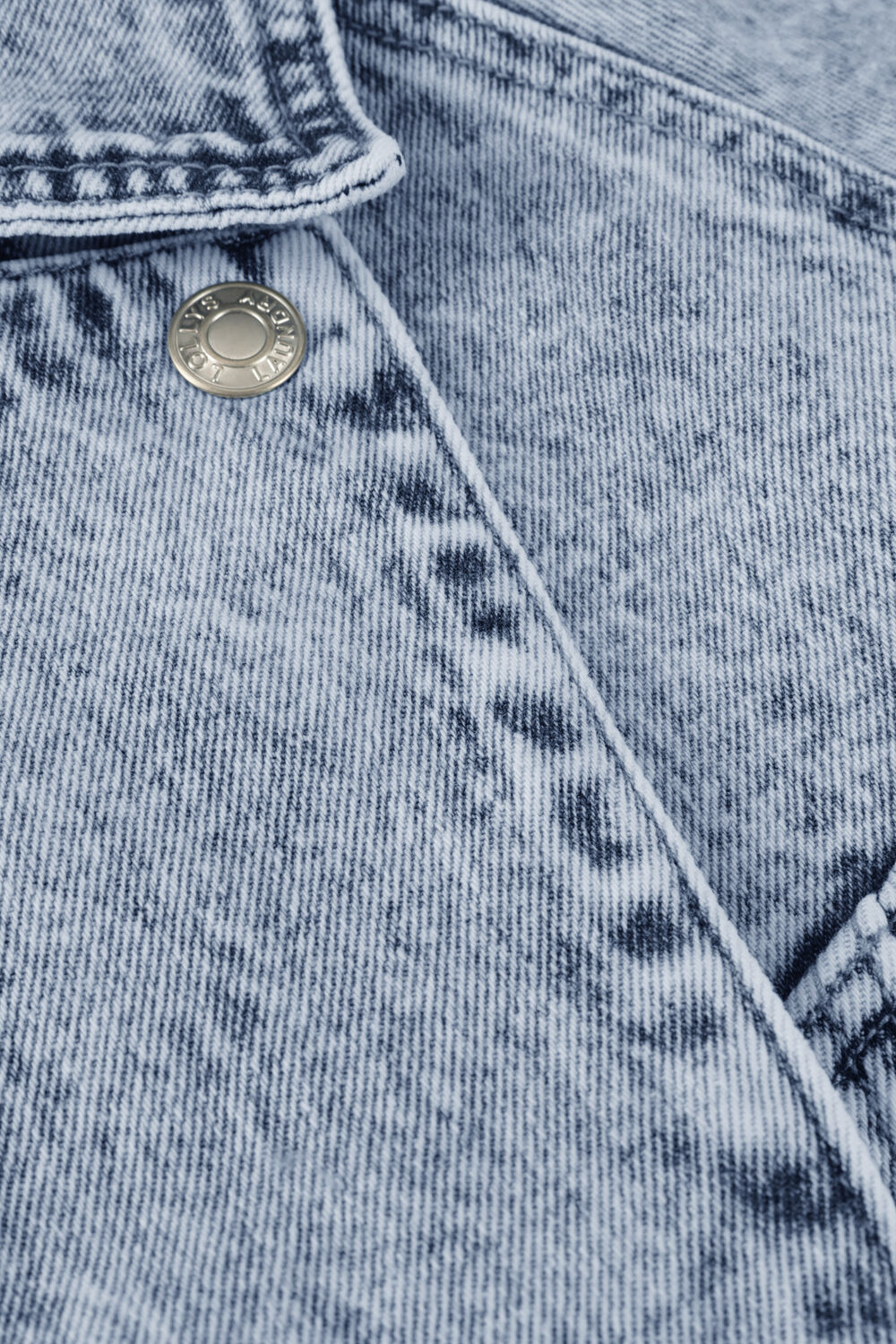 LOLLYS LAUNDRY Veste en jean KINGSTON JACKET en bleu - large