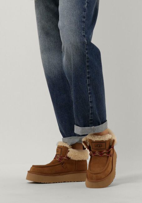 Cognac UGG  W FUNKARRA CABIN CUFF - large