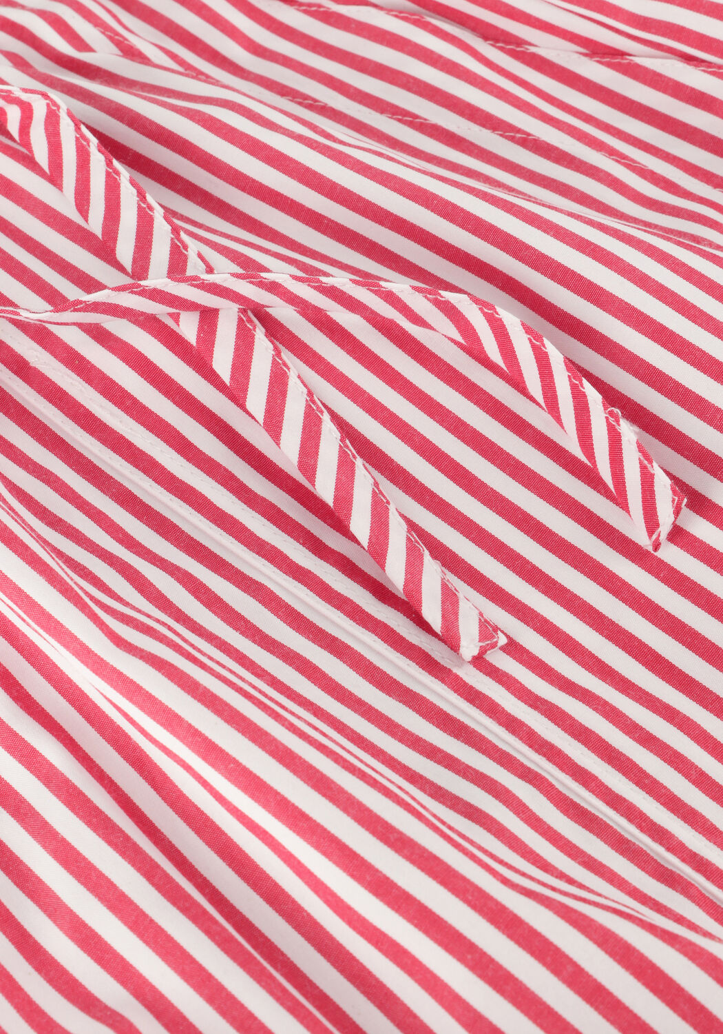 ANOTHER LABEL Pantalon courte ROMANA SHORT en rouge - large