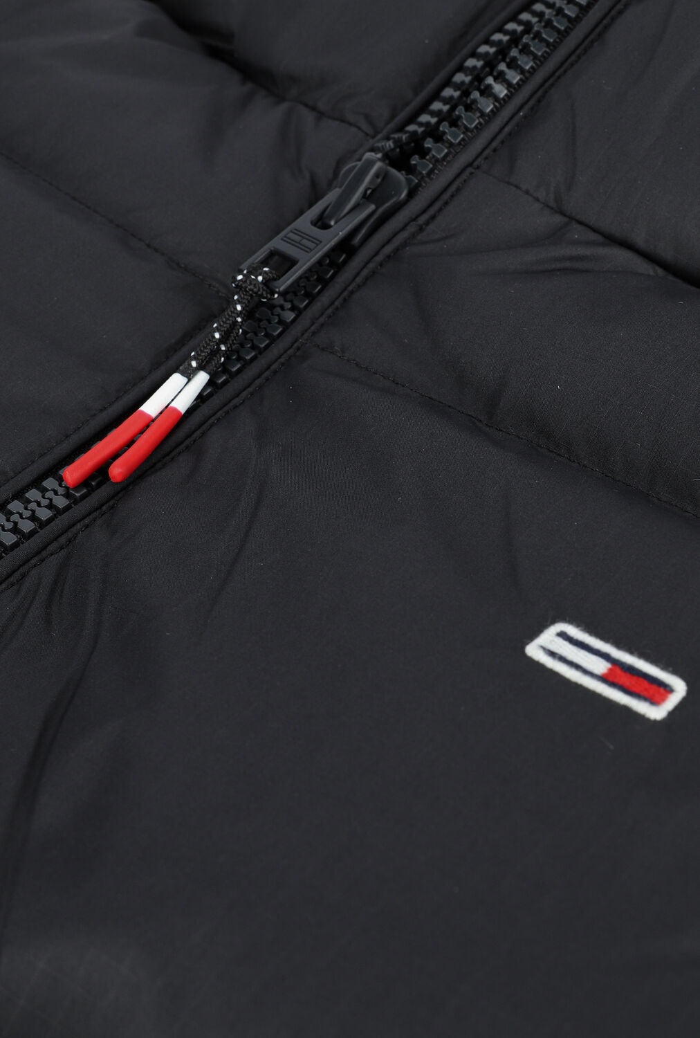 Zwarte TOMMY JEANS Gewatteerde jas TJM ESSENTIAL DOWN JACKET - large