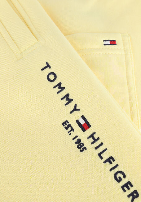 TOMMY HILFIGER Pantalon courte TOMMY LOGO SWEATSHORT en jaune - large