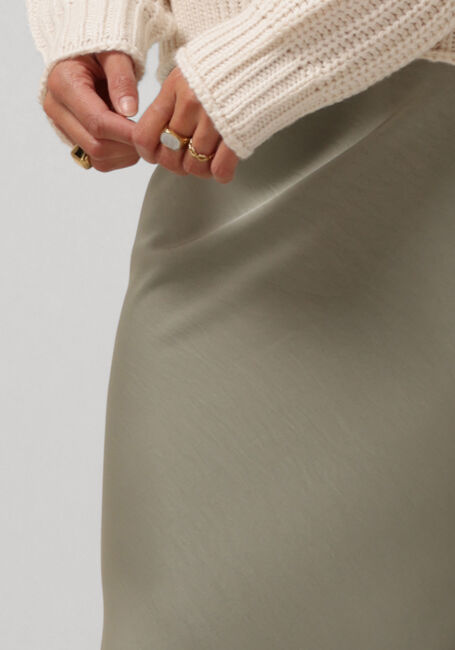 NEO NOIR Jupe maxi VICKY HEAVY SATEEN SKIRT en vert - large