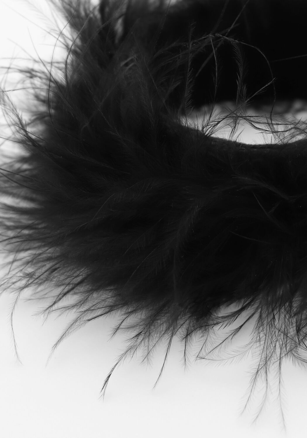 Zwarte NOTRE-V Sieraad FEATHER BRACELET - large