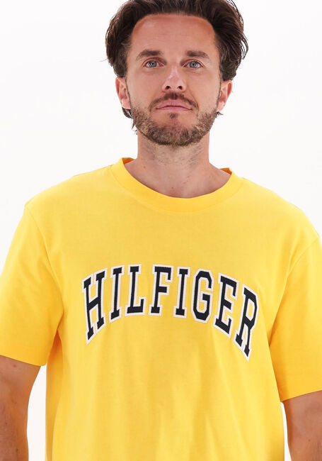 TOMMY HILFIGER T-shirt HILFIGER ARCH CASUAL TEE en jaune - large