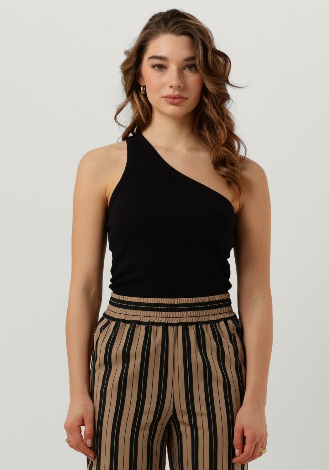 Zwarte one sales shoulder top