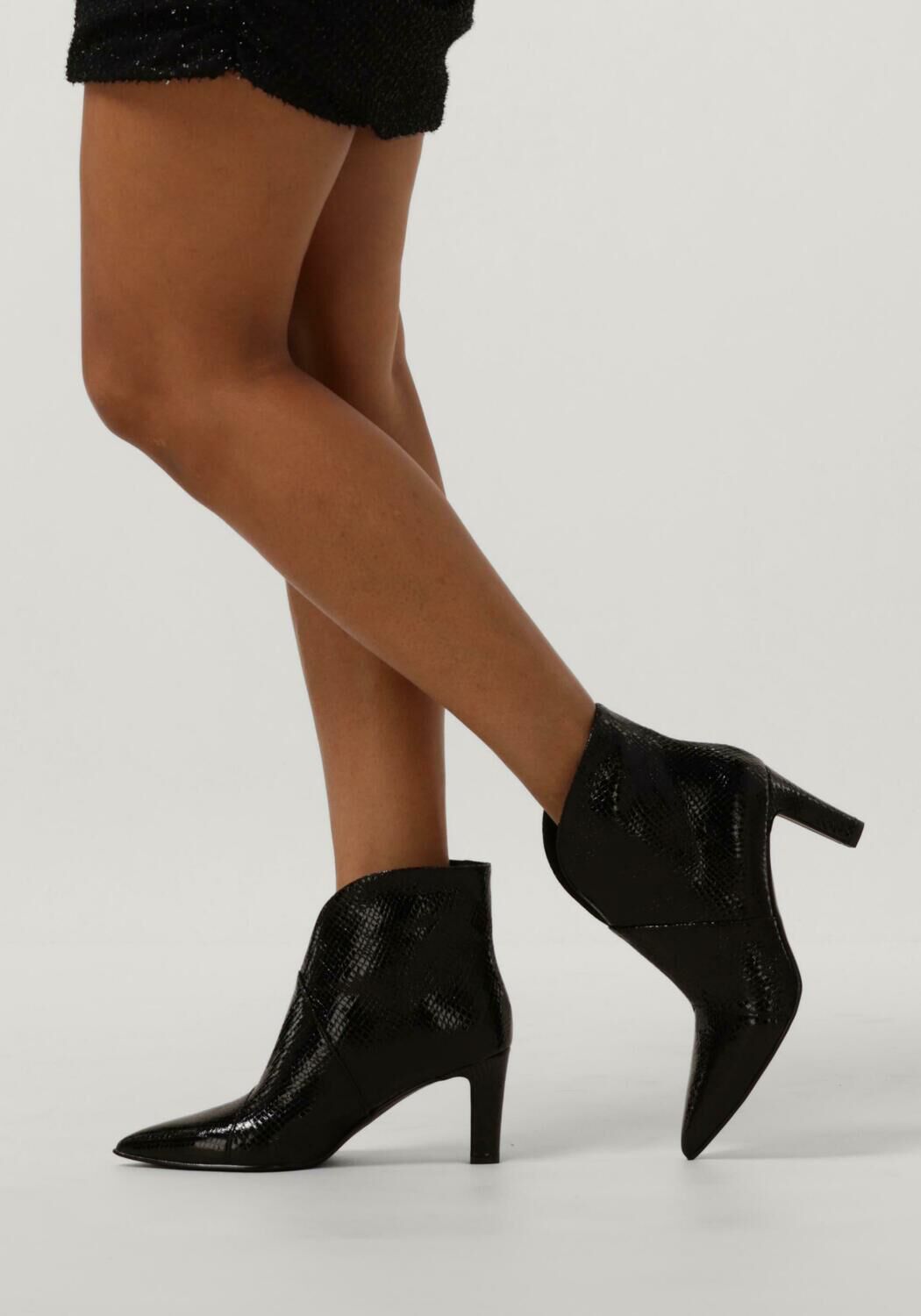 NOTRE-V 38235 Bottines en noir - large