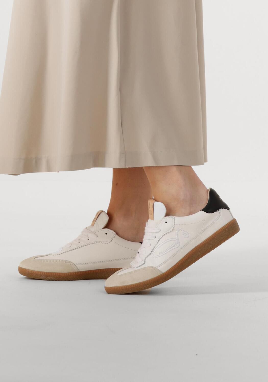 FRED DE LA BRETONIERE Baskets basses PEARL SIGN en blanc - large