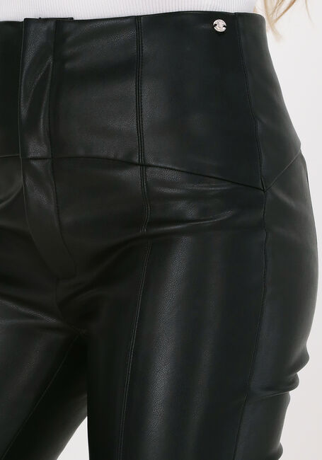 JOSH V Pantalon MARYM en noir - large
