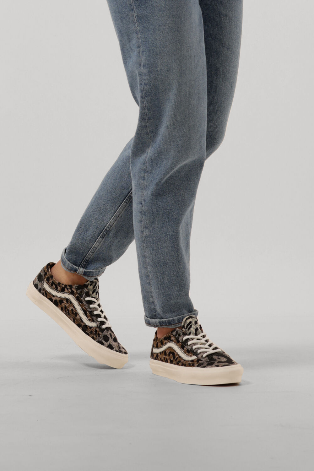 Bruine VANS Sneakers UA OLD SKOOL TAPERED - large