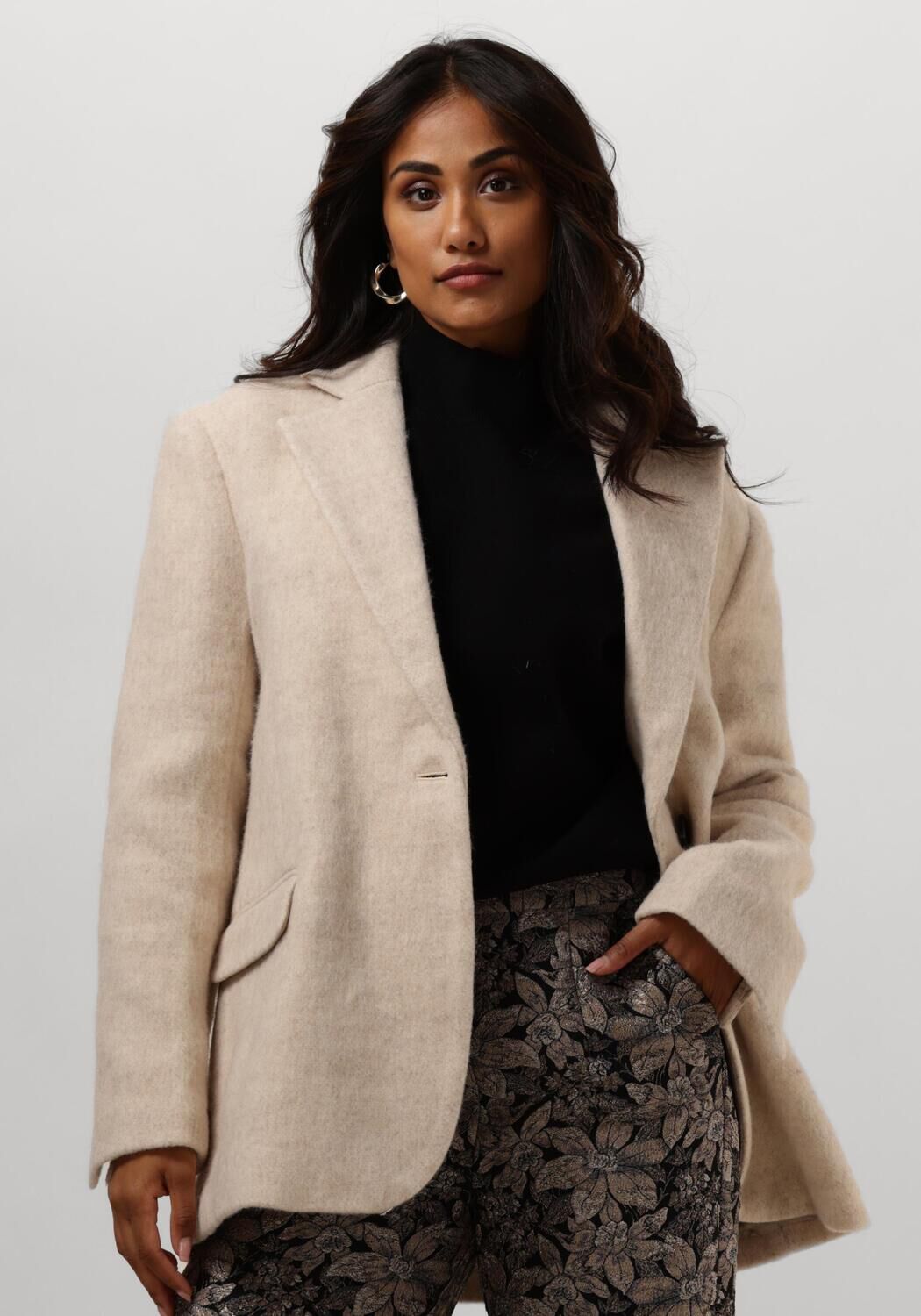 SECOND FEMALE Blazer SERA BLAZER en beige Omoda