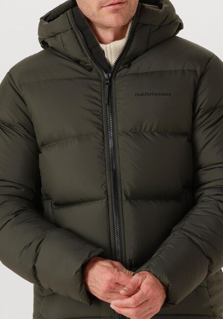 Donkergroene PEAK PERFORMANCE Gewatteerde jas M RIVEL DOWN JACKET - large