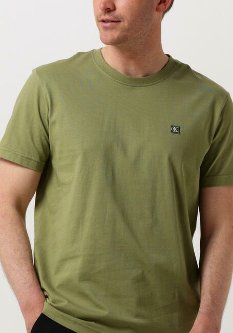 Groene CALVIN KLEIN T-shirt CK EMBRO BADGE TEE - large