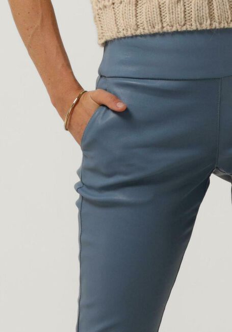 IBANA Pantalon MOLLY WITH POCKETS en bleu - large