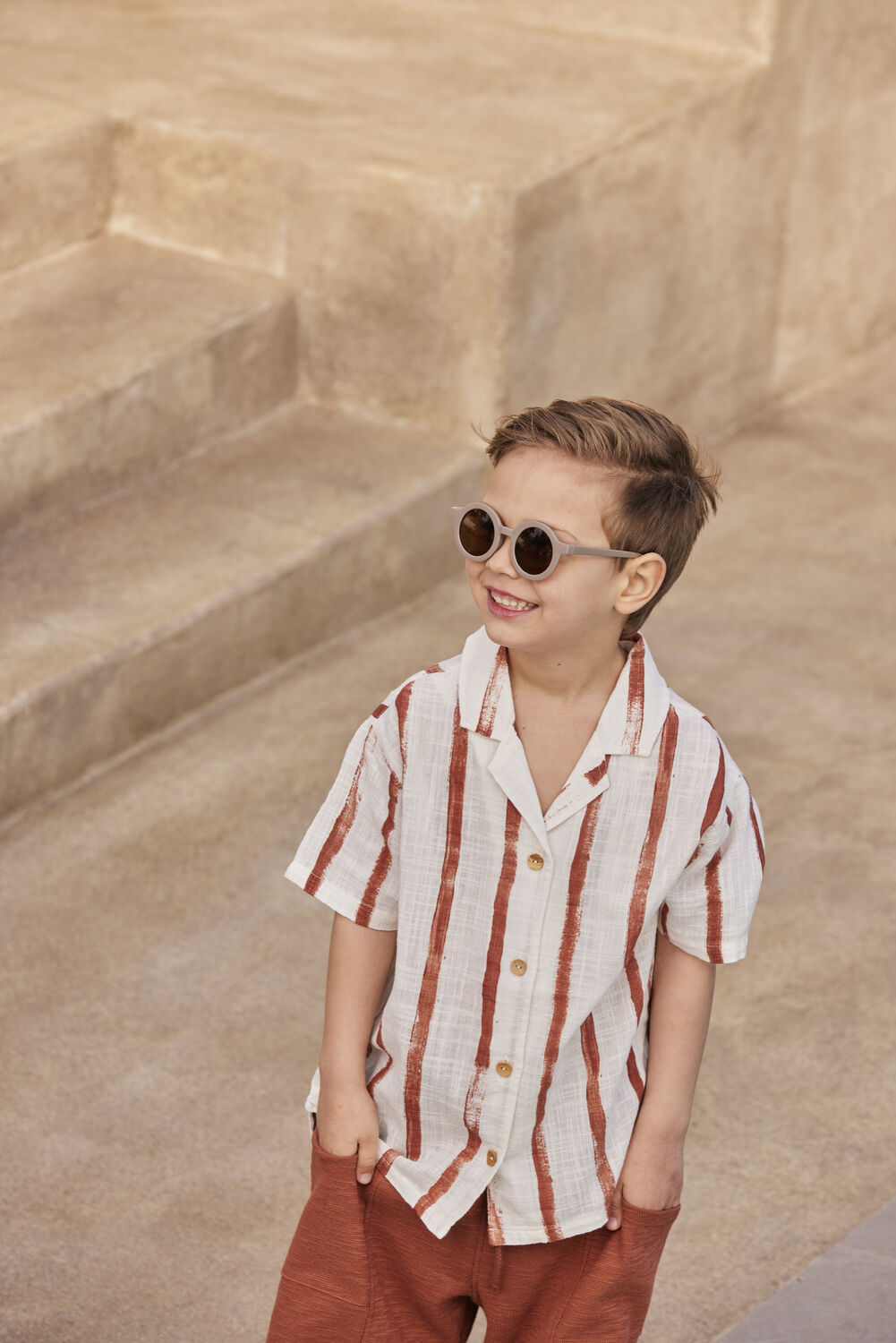 PLAY UP Chemise d&eacute;contract&eacute; PRINTED WOVEN SHIRT en rouge - large