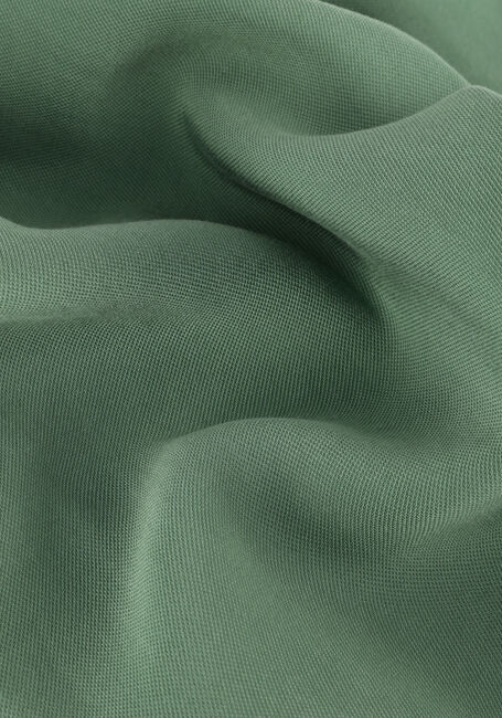 ANOTHER LABEL Robe midi LOUISA DRESS S/S en vert - large