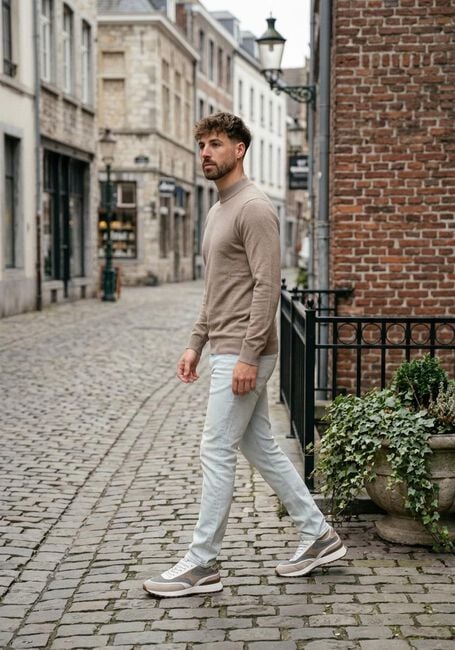 SAINT STEVE Pull BEN en taupe - large