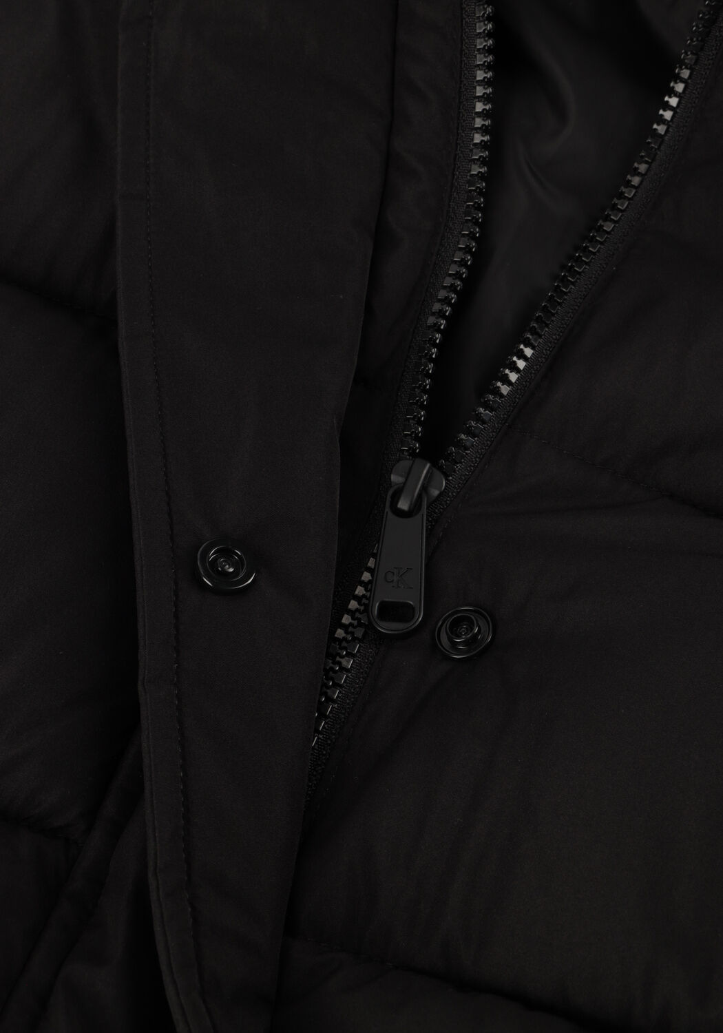 CALVIN KLEIN Veste matelass&eacute; MATTE MONOLOGO MW SHORT PUFFER en noir - large