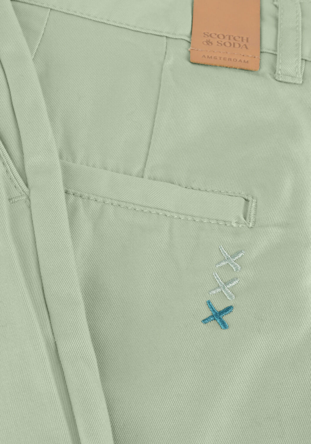 SCOTCH & SODA Pantalon courte STUART - GARMENT-DYED COTTON-BLEND TWILL SHORT en vert - large