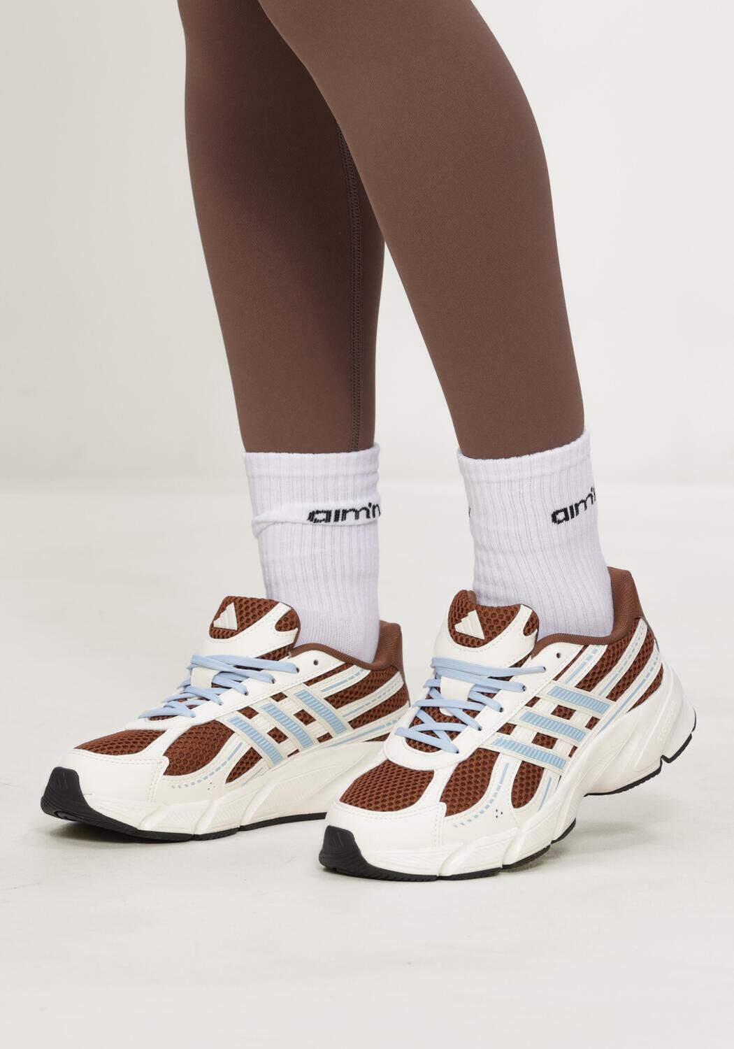 ADIDAS Baskets basses TECHNOCHAOS 2000 en blanc - large