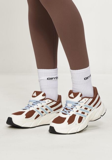 ADIDAS Baskets basses TECHNOCHAOS 2000 en blanc - large