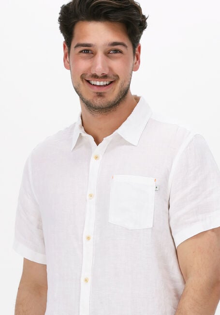 SCOTCH & SODA Chemise décontracté REGULAR FIT GARMENT-DYED LINEN SHORTSLEEVE SHIRT en blanc - large