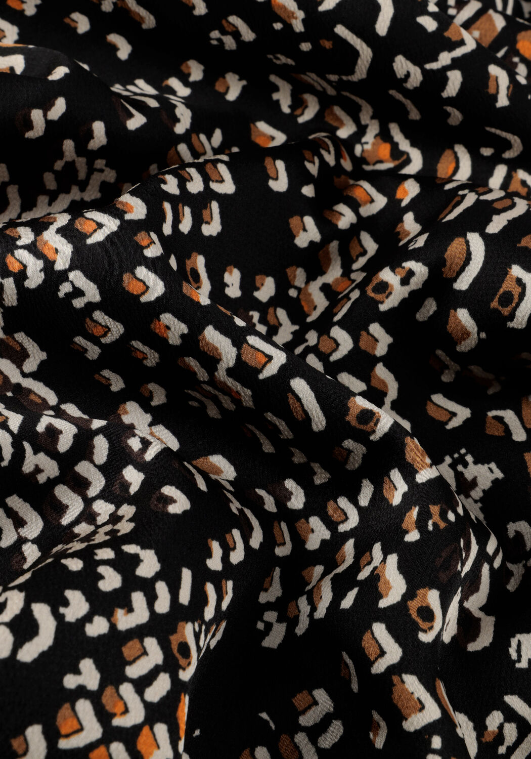 BRUUNS BAZAAR Jupe midi ACACIA AMATTAS SKIRT en noir - large