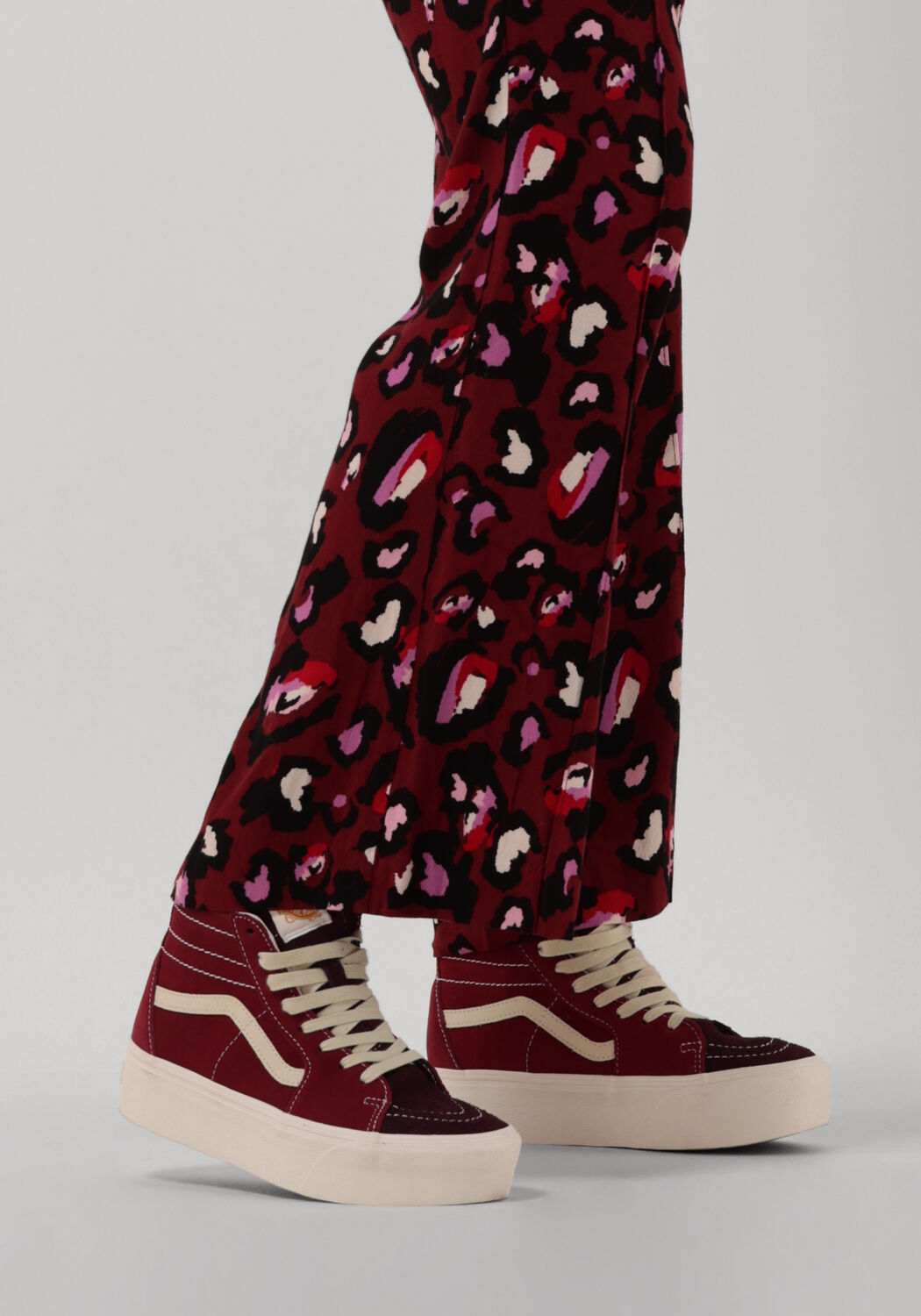VANS UA SK8 HI TAPERED STACKFORM Baskets montantes Bordeaux Omoda