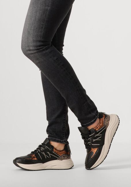 OMODA Baskets basses CHARU en noir - large