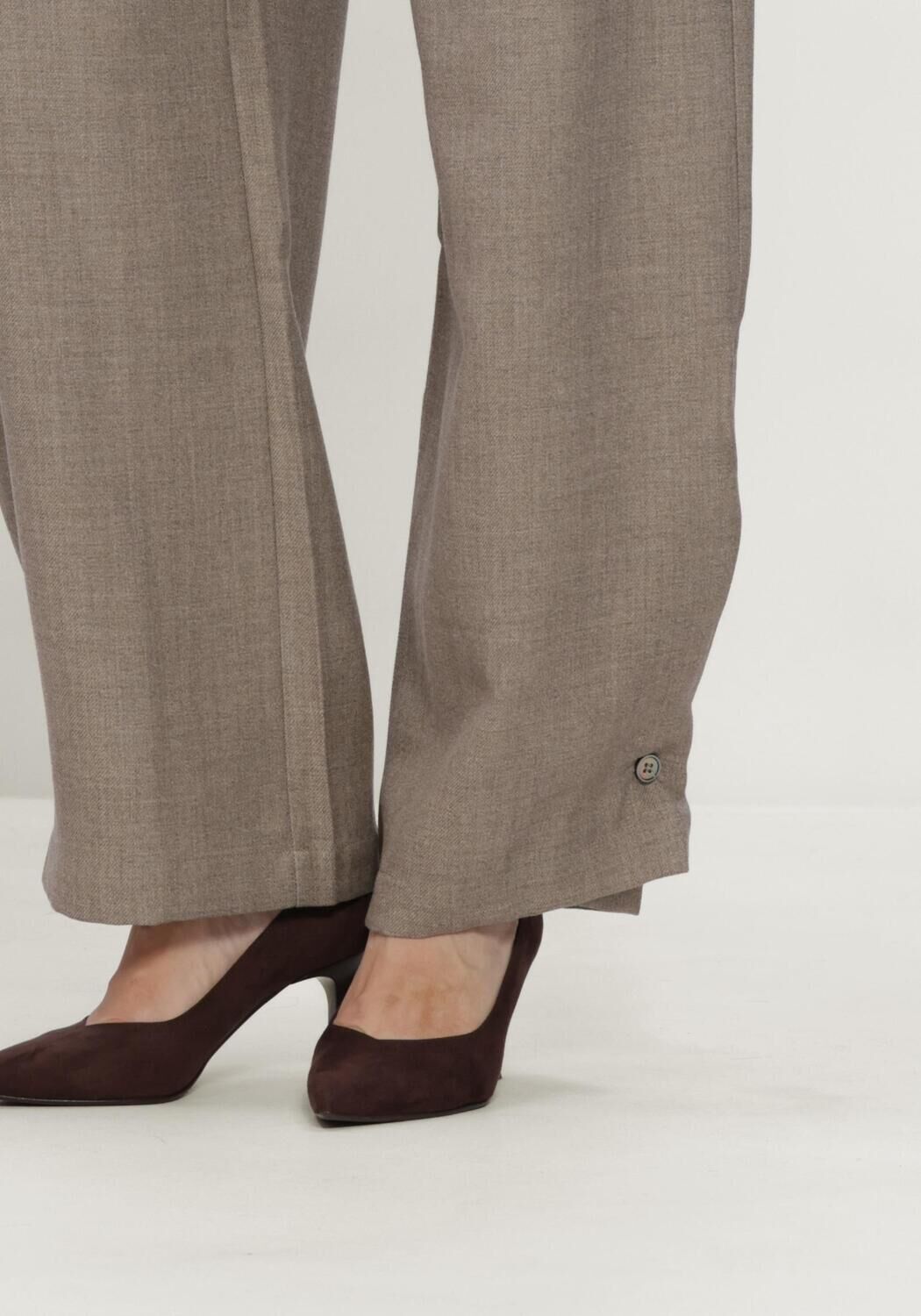 RUBY TUESDAY CLENDIS TAPPERED BUTTON DETAIL PANTS Blouses en gris - large