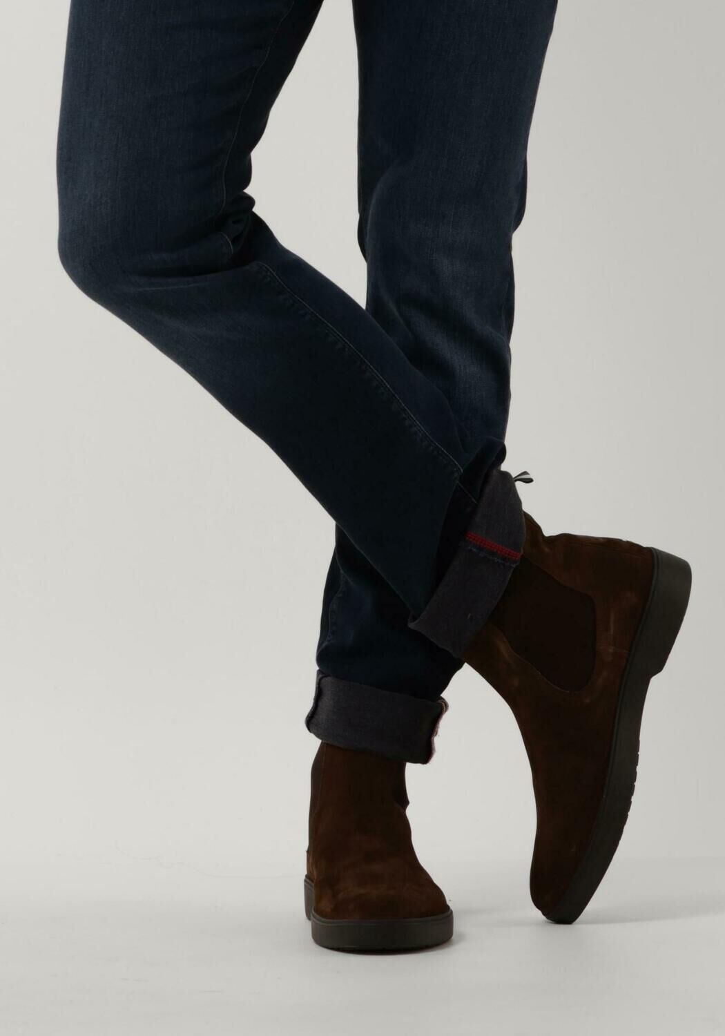 TOMMY HILFIGER Bottines chelsea CLASSIC HILFIGER SUEDE CHELSEA en marron - large