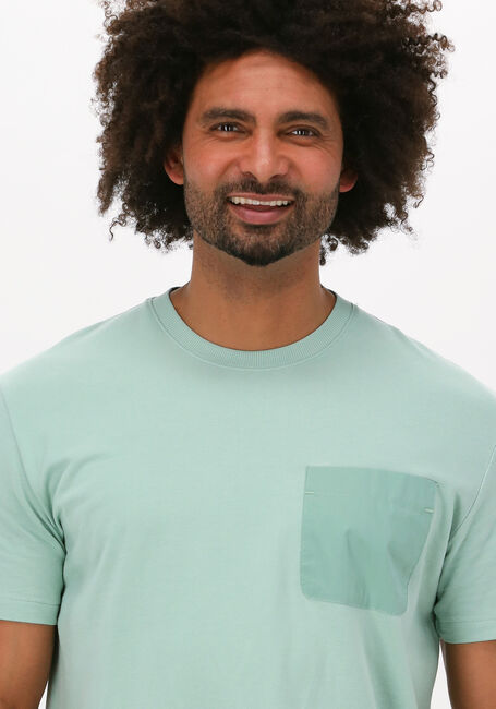 SELECTED HOMME T-shirt SLHRELAXARVID SS O-NECK en vert - large
