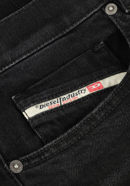 DIESEL Slim fit jeans 2019 D-STRUKT2 en noir - large
